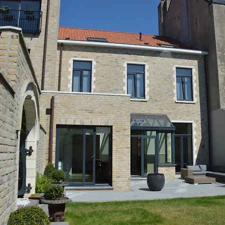 Spacious In Knokke Heist With Garden *
